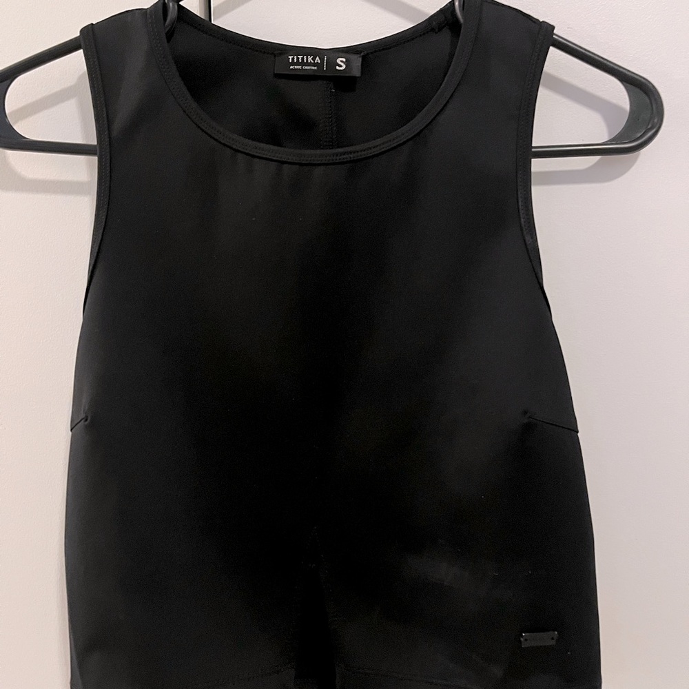 Titika woman’s athletic top - size small - perfect condition